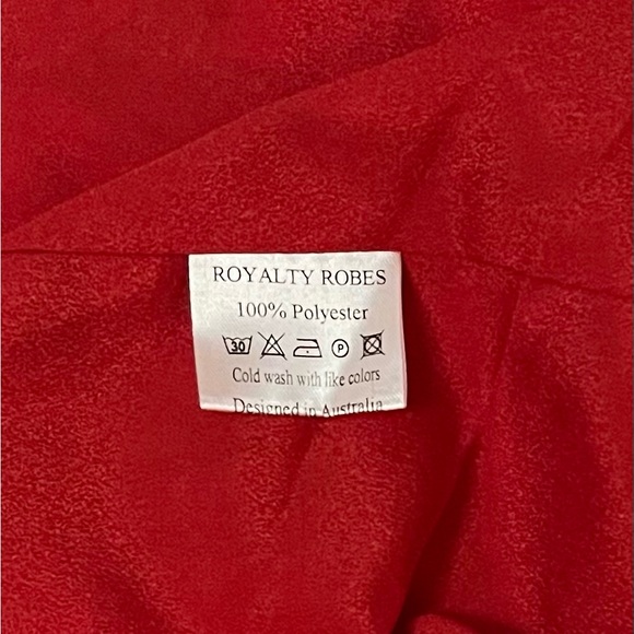 Long Red Robe - Picture 5 of 5